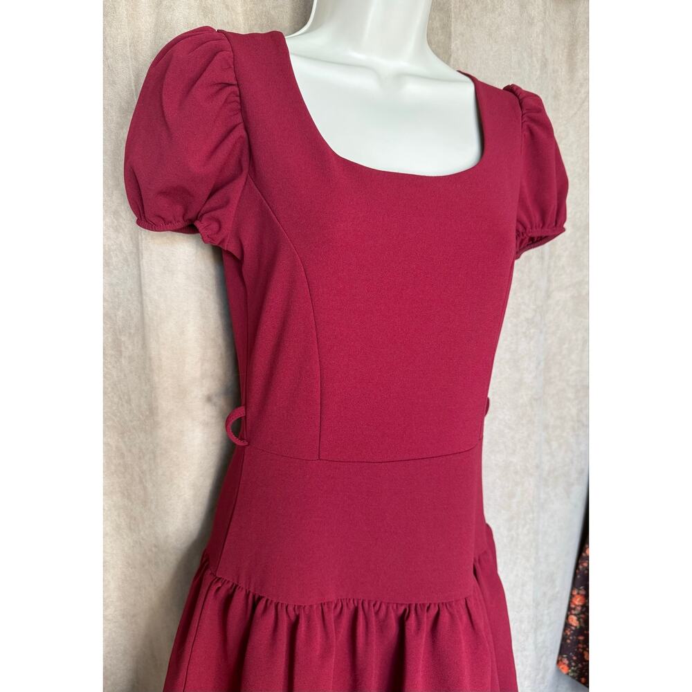 Quiz Wine Cap Sleeve Crepe Tiered Dress 4 NWT - Picture 3 of 6